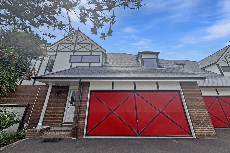 Photo of property in 4/7 Holly Road, Merivale, Christchurch, 8014