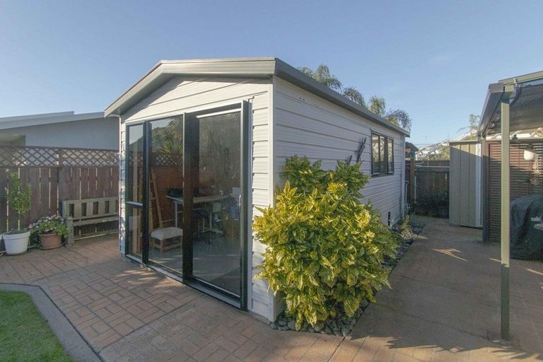 Photo of property in 18 Bishops Close, Greenmeadows, Napier, 4112