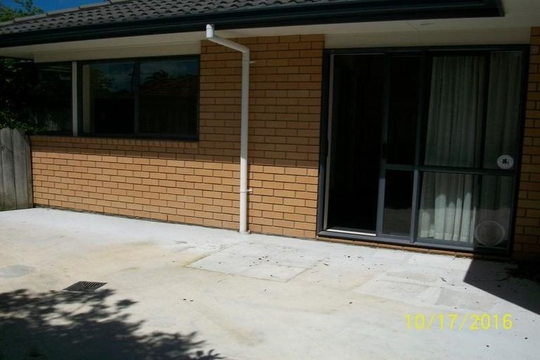 Photo of property in 1/72 Swanson Road, Henderson, Auckland, 0610