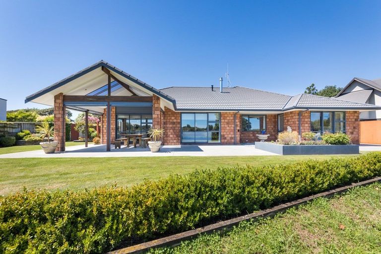 Photo of property in 30 Grand Oaks Drive, Awapuni, Palmerston North, 4412