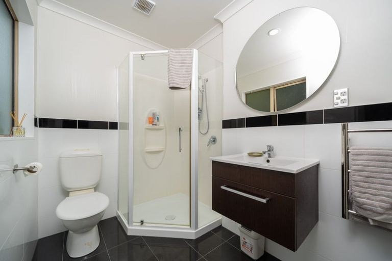 Photo of property in 50 Erlestoke Crescent, Churton Park, Wellington, 6037