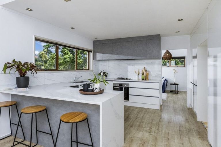 Photo of property in 18 Mappin Place, Chatswood, Auckland, 0626