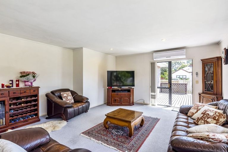 Photo of property in 2 Realm Drive, Paraparaumu, 5032