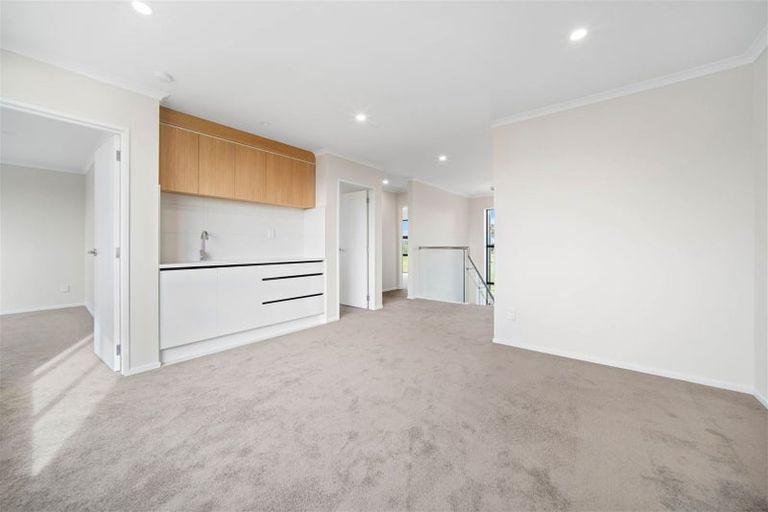 Photo of property in 83 Clarks Beach Road, Clarks Beach, 2122