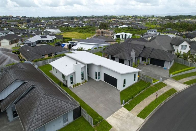 Photo of property in 18 Miranda Place, Flagstaff, Hamilton, 3210