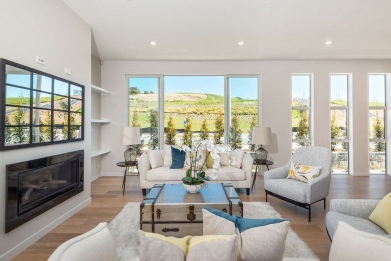 Photo of property in 23 Tawatawa Street, Long Bay, Auckland, 0630