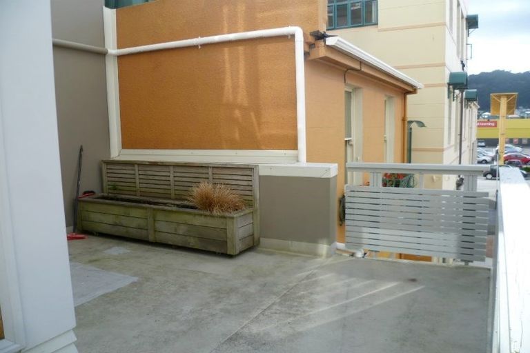 Photo of property in First House Apartments, 2/4 Frederick Street, Te Aro, Wellington, 6011