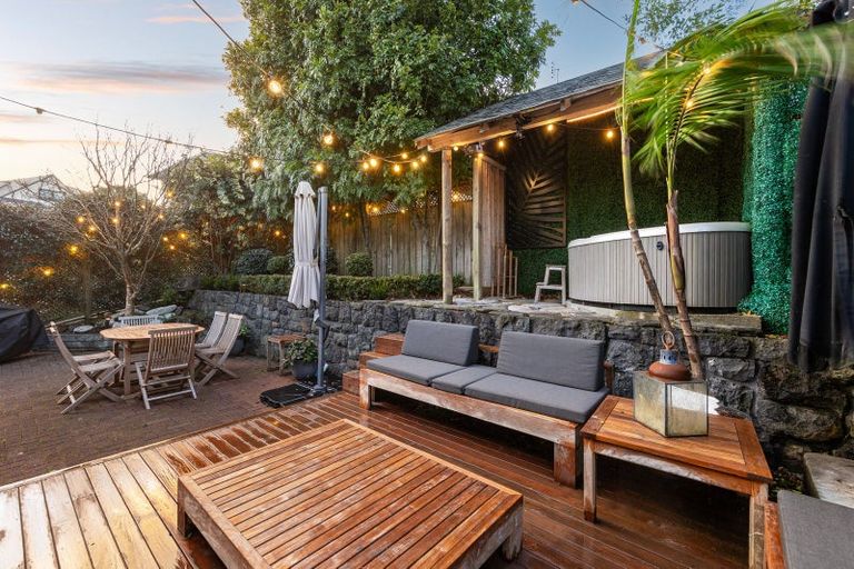 Photo of property in 19a Riddell Road, Glendowie, Auckland, 1071