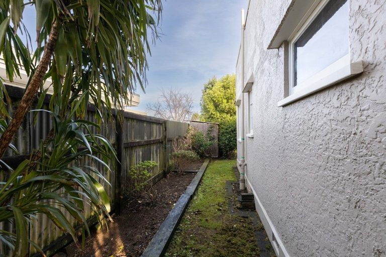 Photo of property in 180 Brooklands Road, Vogeltown, New Plymouth, 4310