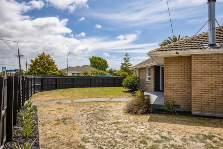 Photo of property in 216 Burwood Road, Burwood, Christchurch, 8083