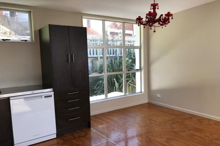 Photo of property in 4/306 Evans Bay Parade, Hataitai, Wellington, 6021