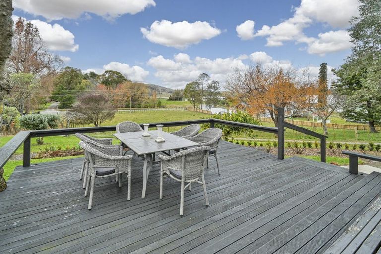 Photo of property in 19 Kenderdine Road, Elsthorpe, Otane, 4277