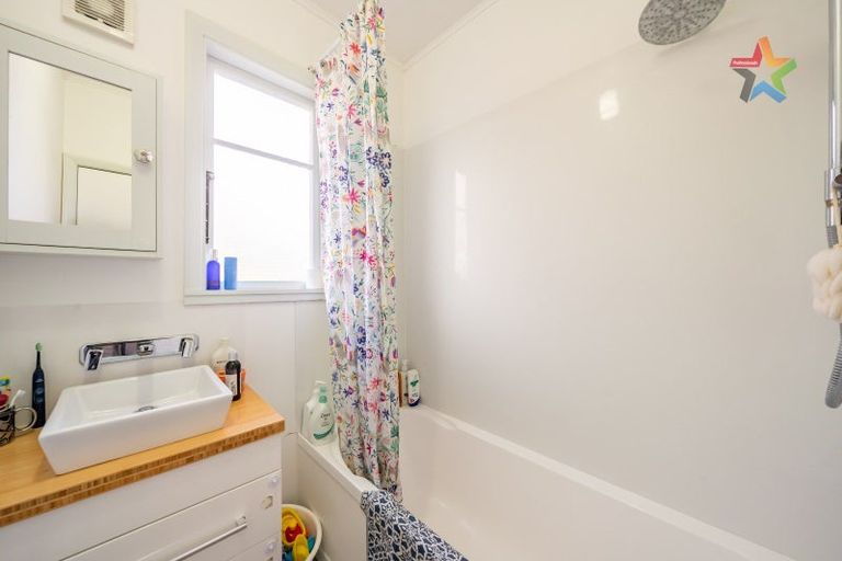 Photo of property in 3 Gibbs Crescent, Wainuiomata, Lower Hutt, 5014