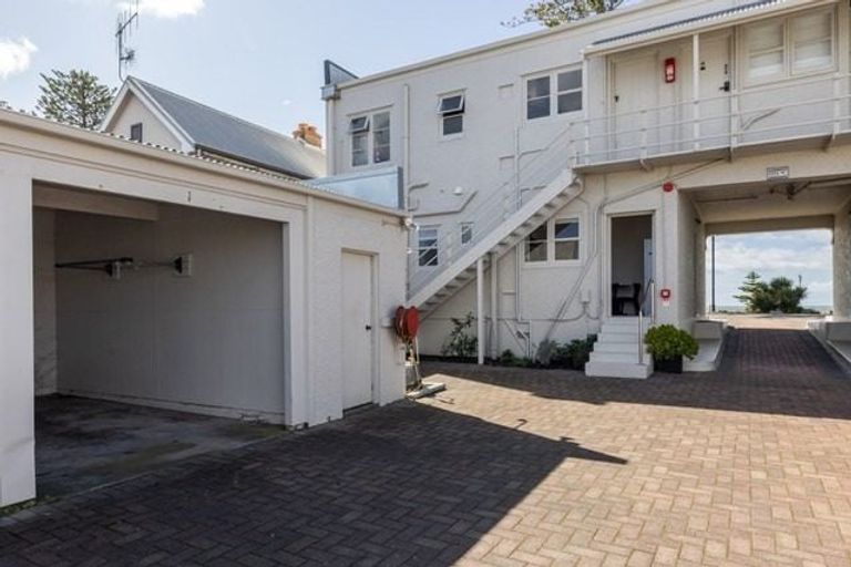 Photo of property in 4/541 Marine Parade, Napier South, Napier, 4110
