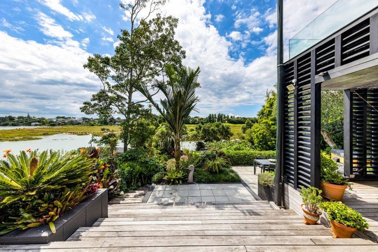 Photo of property in 70 Aramoana Avenue, Devonport, Auckland, 0624