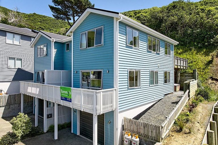 Photo of property in 10a Rarangi Way, Owhiro Bay, Wellington, 6023
