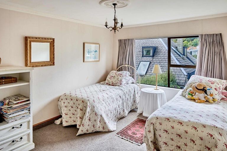 Photo of property in 2 Lady Bell Grove, Lowry Bay, Lower Hutt, 5013