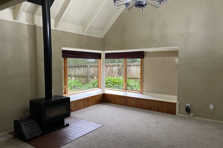 Photo of property in 8 Sanctuary Point, Sunnyhills, Auckland, 2010