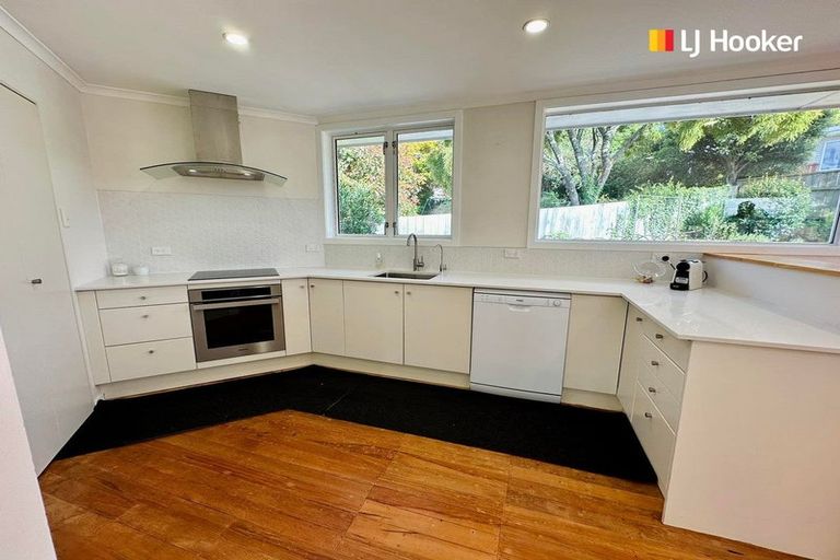 Photo of property in 15 Pioneer Crescent, Helensburgh, Dunedin, 9010