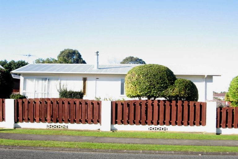 Photo of property in 5 Addington Avenue, Manurewa, Auckland, 2102