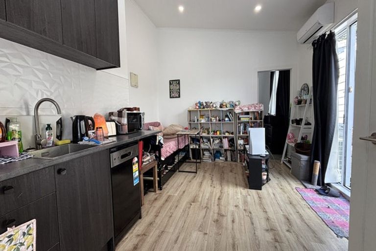 Photo of property in 20 Owen Street, Newtown, Wellington, 6021