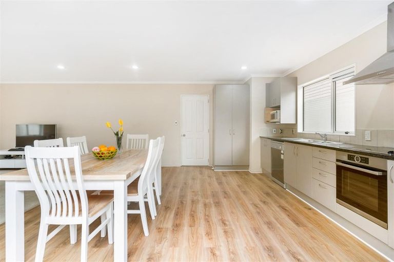 Photo of property in 10 Maypark Crescent, Flat Bush, Auckland, 2016