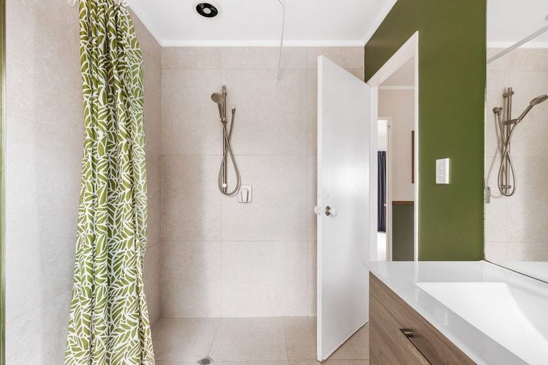 Photo of property in 116b Harbour View Road, Omokoroa, 3114