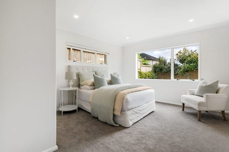 Photo of property in 5 Wye Oak Drive, Schnapper Rock, Auckland, 0632