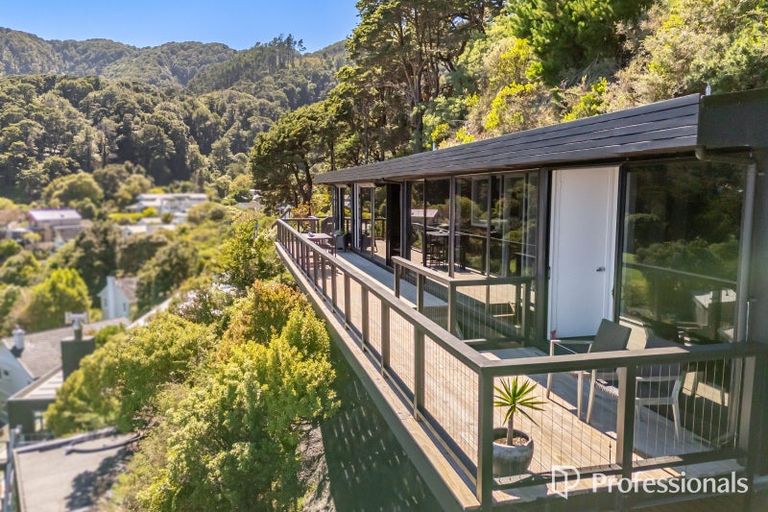 Photo of property in 616b Marine Drive, Days Bay, Lower Hutt, 5013