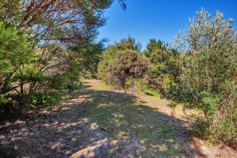 Photo of property in 52 Scott Road, Stanmore Bay, Whangaparaoa, 0932