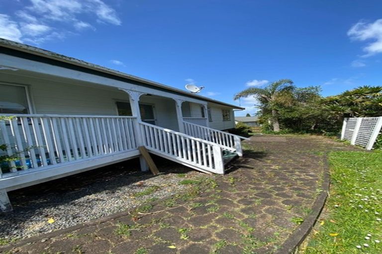 Photo of property in 129 Aviemore Drive, Highland Park, Auckland, 2010