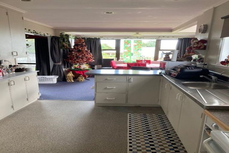 Photo of property in 4 Margaret Place, Merrilands, New Plymouth, 4312