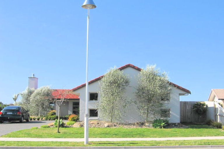 Photo of property in 15 Oriental Parade, Papamoa Beach, Papamoa, 3118