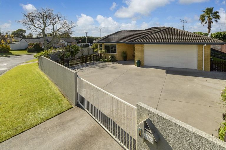 Photo of property in 1 Ranfurly Terrace, Pyes Pa, Tauranga, 3112