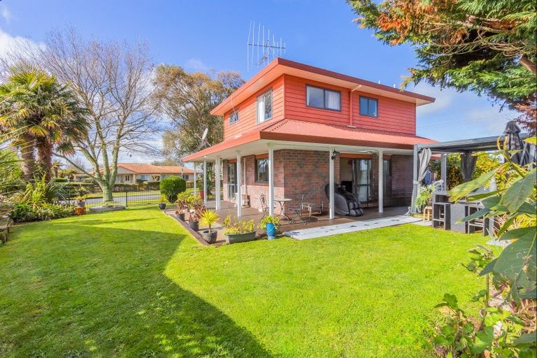 Photo of property in 128 Collins Road, Melville, Hamilton, 3206