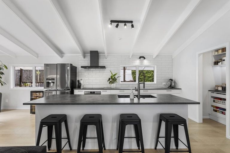 Photo of property in 13 Lanigan Street, Birkdale, Auckland, 0626