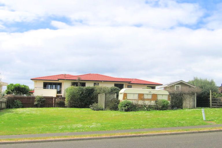 Photo of property in 243 Onemana Drive, Onemana, Whangamata, 3691