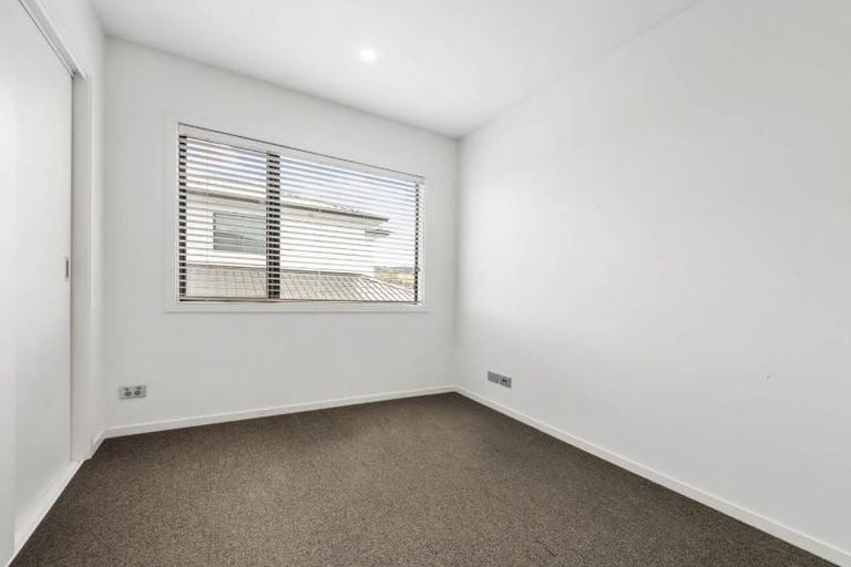Photo of property in 42 Accolage Boulevard, Kumeu, 0810