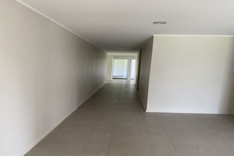 Photo of property in 10 Bycroft Road, Karaka, Papakura, 2578