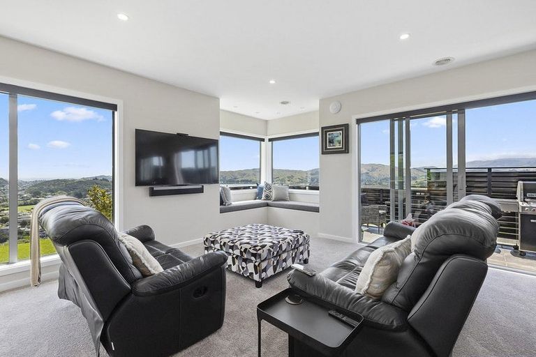 Photo of property in 115 Endeavour Drive, Whitby, Porirua, 5024