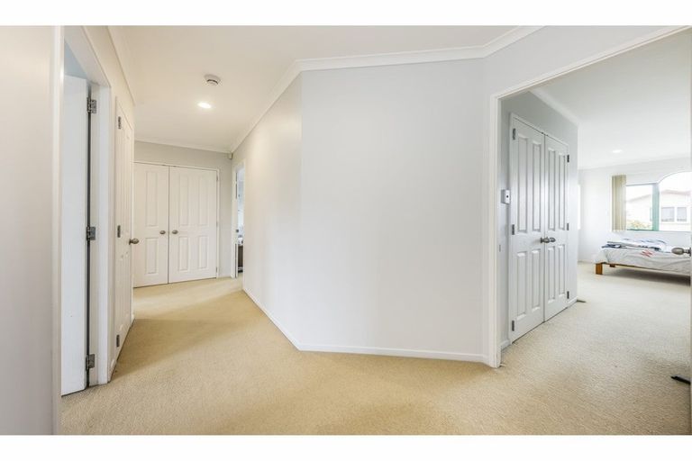 Photo of property in 38 Maypark Crescent, Flat Bush, Auckland, 2016
