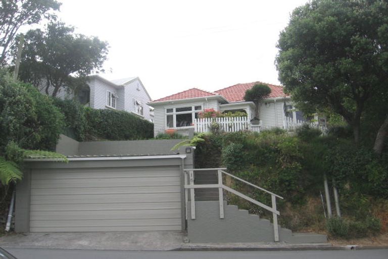 Photo of property in 16 Pembroke Road, Northland, Wellington, 6012