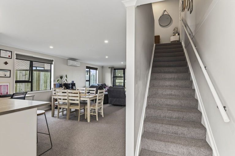 Photo of property in 15 Discovery Place, Marfell, New Plymouth, 4310