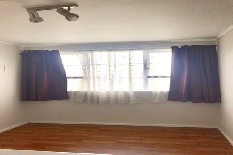 Photo of property in 33 Glenview Road, Glen Eden, Auckland, 0602