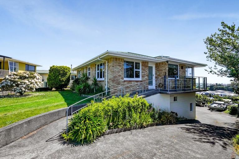 Photo of property in 5 Hillcrest Street, Glen Avon, New Plymouth, 4312