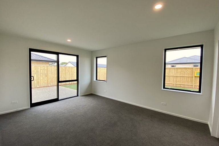 Photo of property in 60 Crossley Avenue, Woodend, 7610