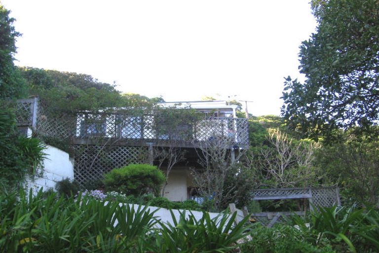 Photo of property in 84 Cluny Road, Plimmerton, Porirua, 5026