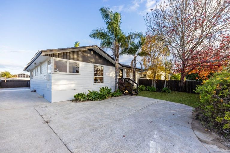 Photo of property in 60a Reelick Avenue, Pakuranga Heights, Auckland, 2010