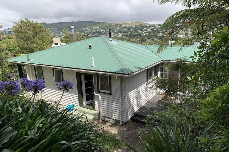 Photo of property in 152 Helston Road, Paparangi, Wellington, 6037