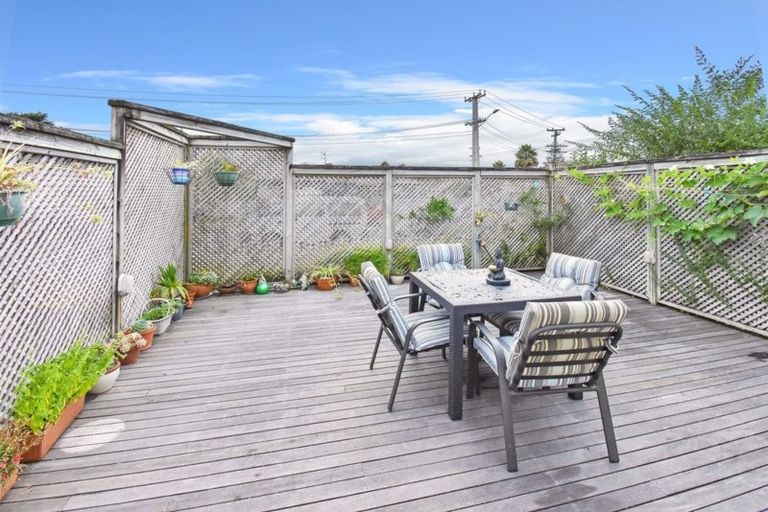 Photo of property in 2/52 Hoteo Avenue, Papatoetoe, Auckland, 2025
